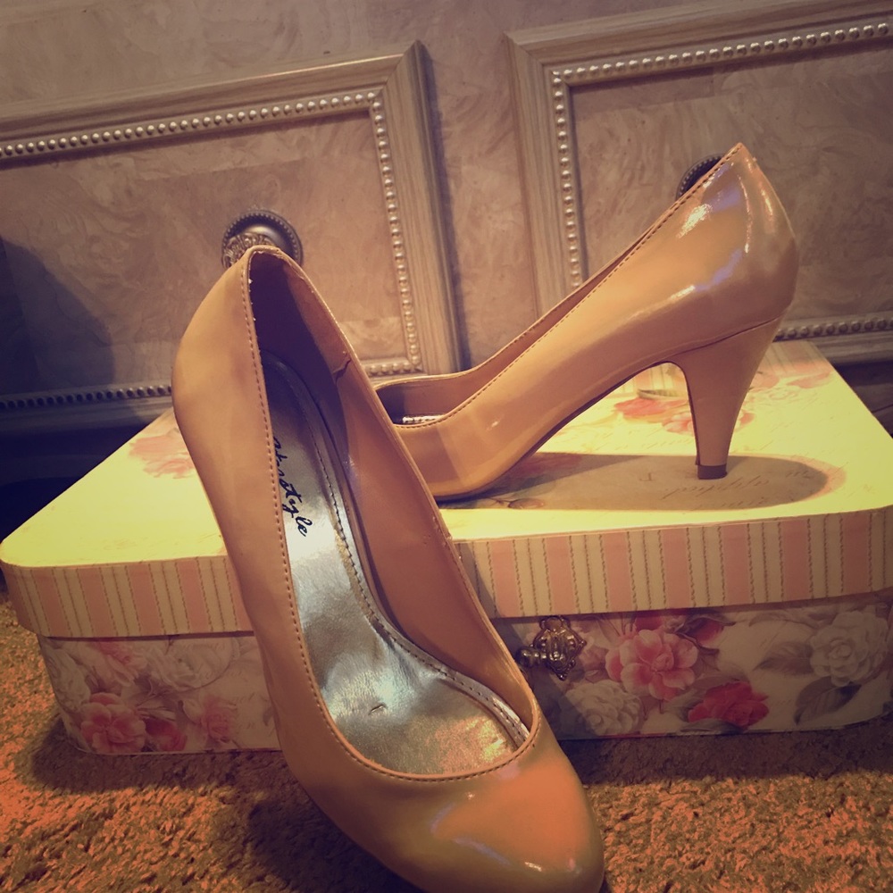 Dainty Nude Pump